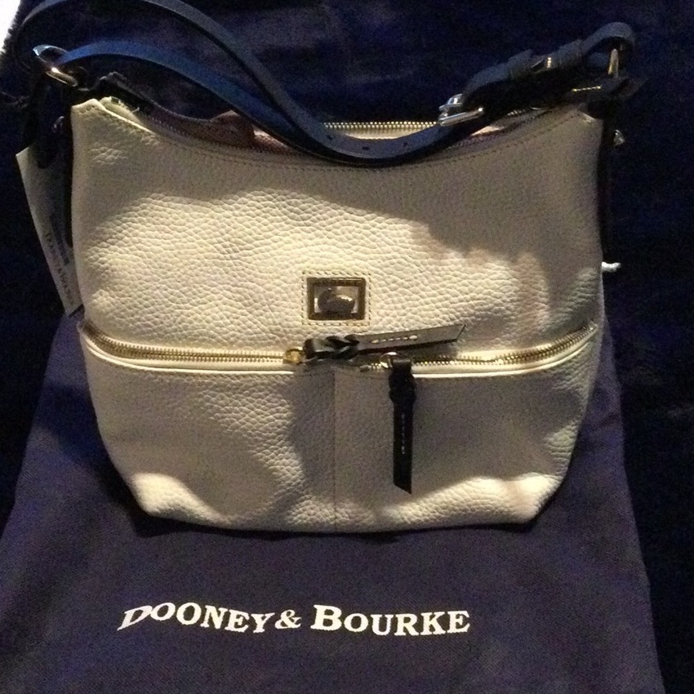 NWT Dooney & Bourke small zipper pocket sac